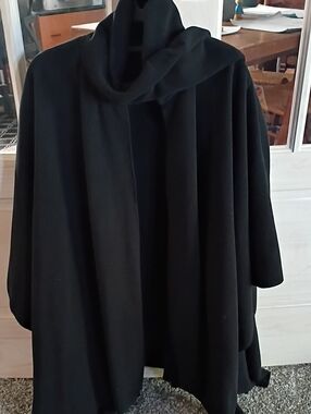 Elegant Black Draped Cape Shaw